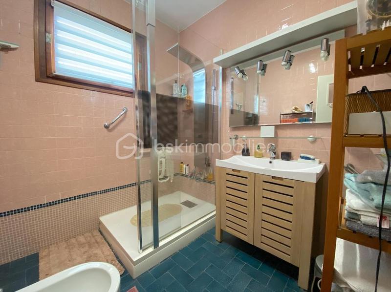 Maison - 248 m² - 8 pièces