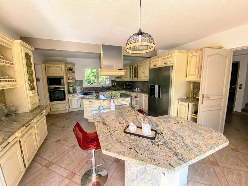 Villa - 297 m² - 8 pièces