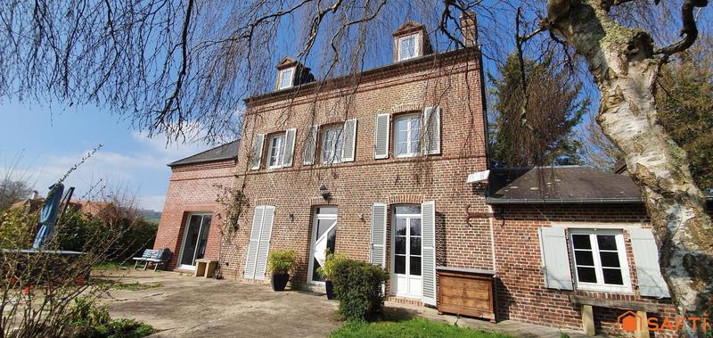Maison - 175 m² - 12 pièces