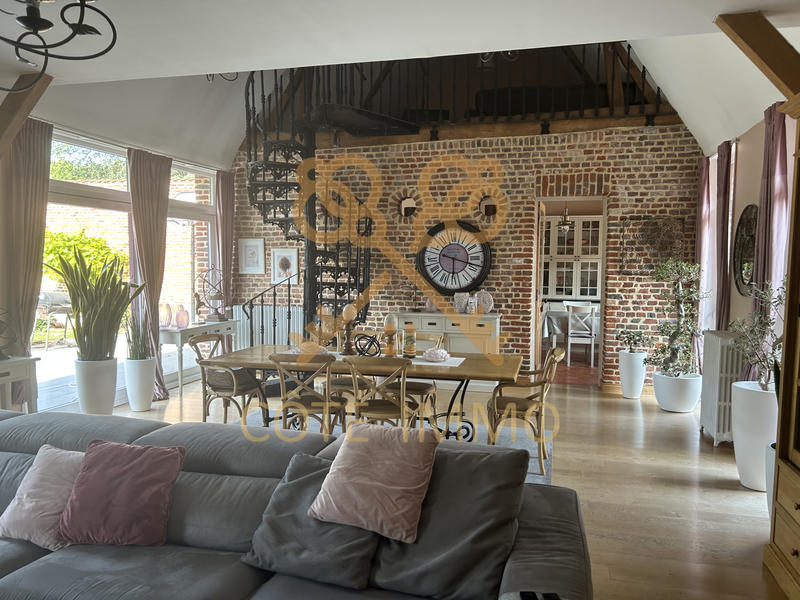 Maison - 236 m² - 8 pièces