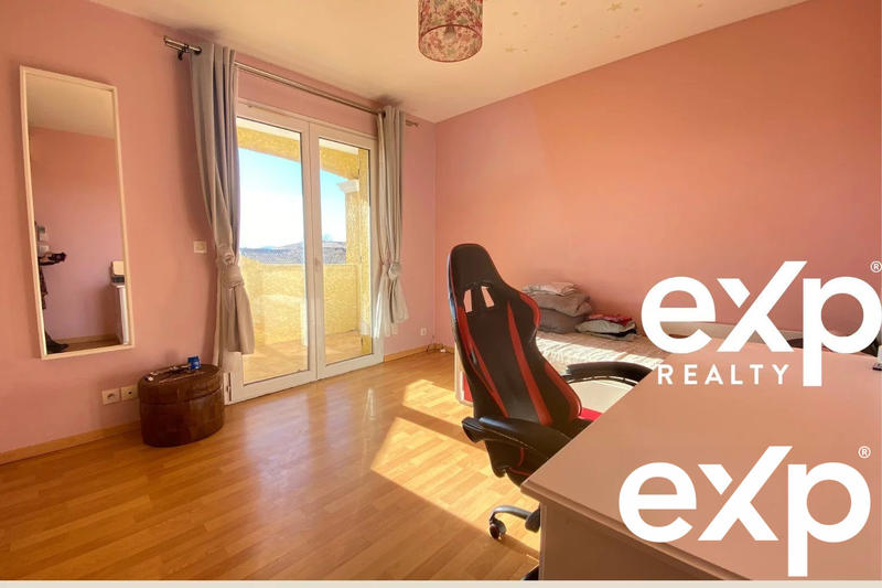 Maison - 171 m² - 6 pièces