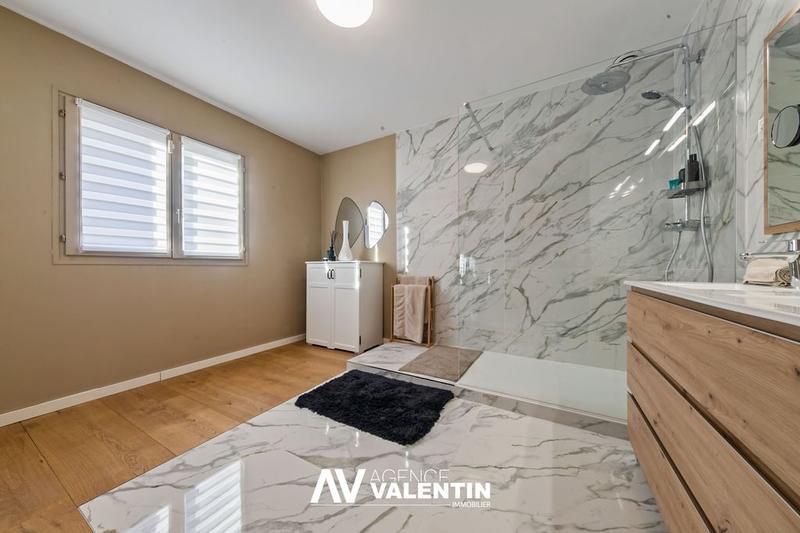 Maison - 195 m² - 6 pièces