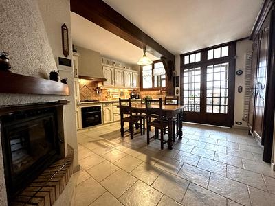 Maison - 271 m² - 7 pièces