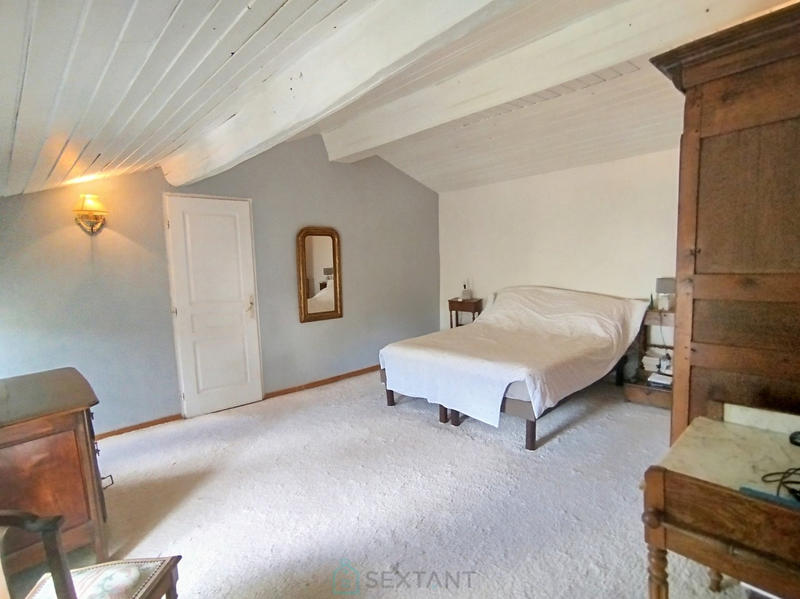 Maison - 284 m² - 10 pièces