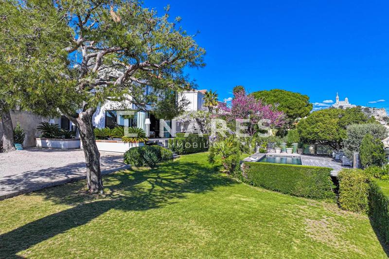 Villa - 250 m² - 5 pièces