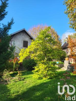 Maison - 250 m² - 8 pièces