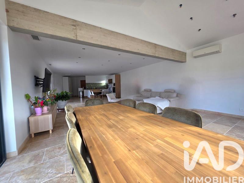 Maison - 200 m² - 5 pièces