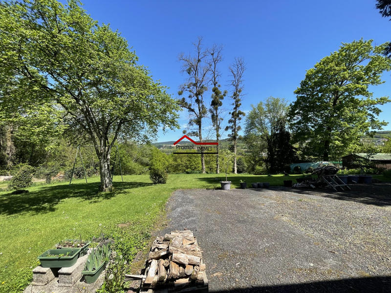 Maison - 317 m² - 11 pièces