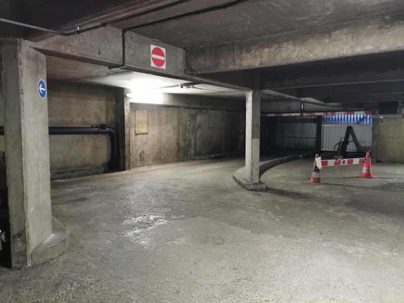 Parking / Garage - 10 m²