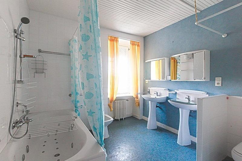 Maison - 270 m² - 12 pièces