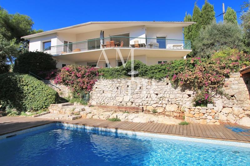 Villa - 236 m² - 7 pièces