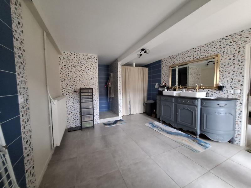 Maison ancienne - 300 m² - 7 pièces