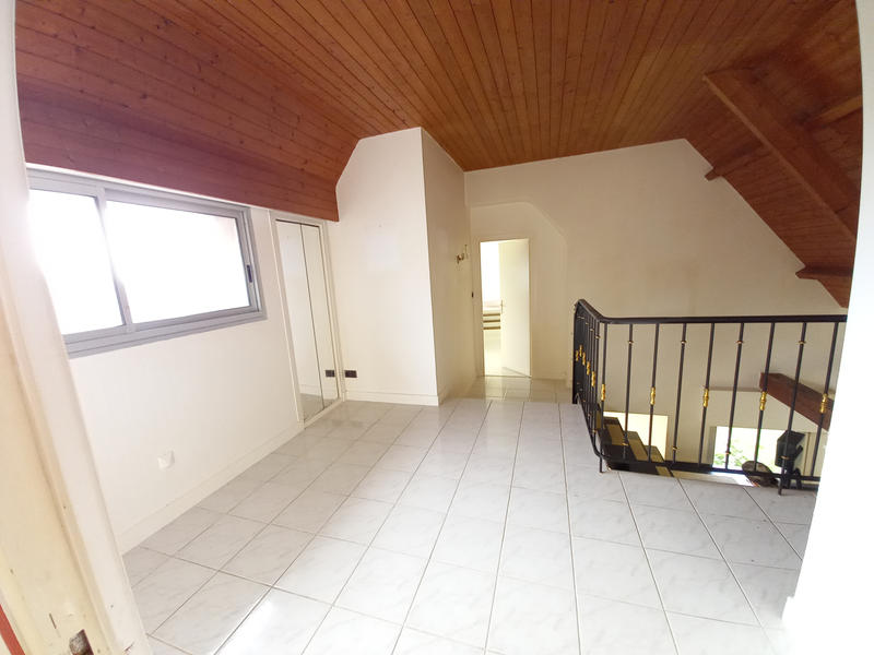 Maison - 180 m² - 6 pièces