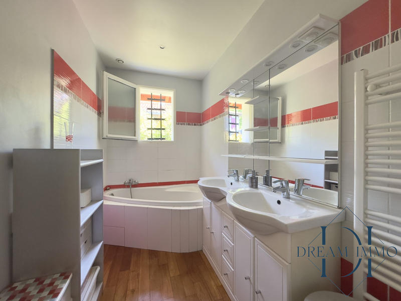 Maison - 129 m² - 5 pièces