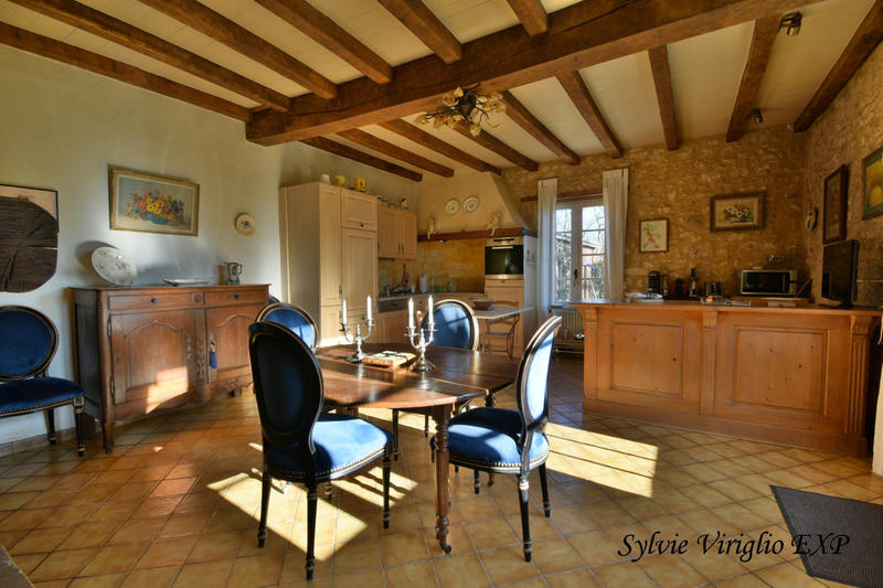 Maison - 207 m² - 6 pièces