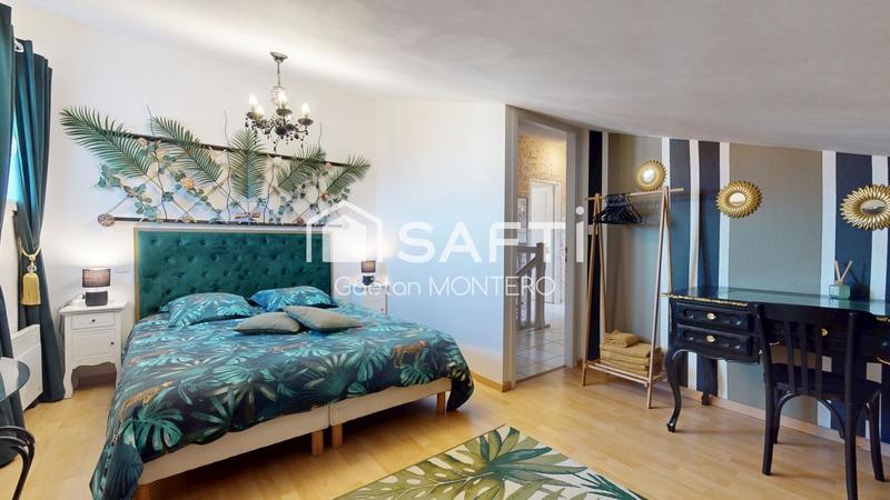 Maison - 272 m² - 14 pièces