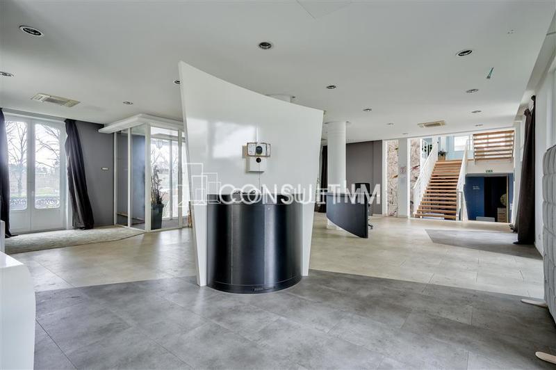 Bureau - 3 258 m²