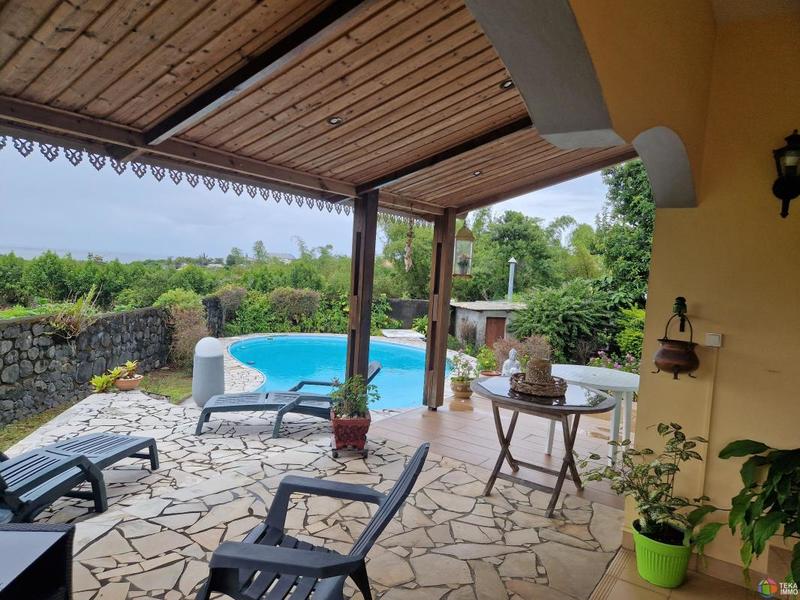 Villa - 264 m² - 6 pièces