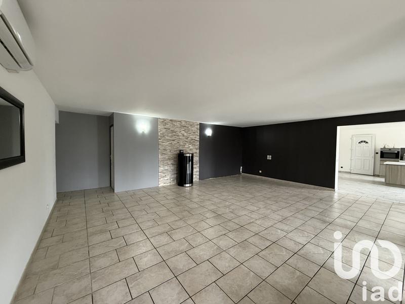 Maison - 215 m² - 7 pièces