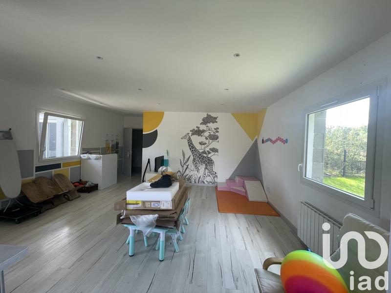 Maison - 181 m² - 9 pièces