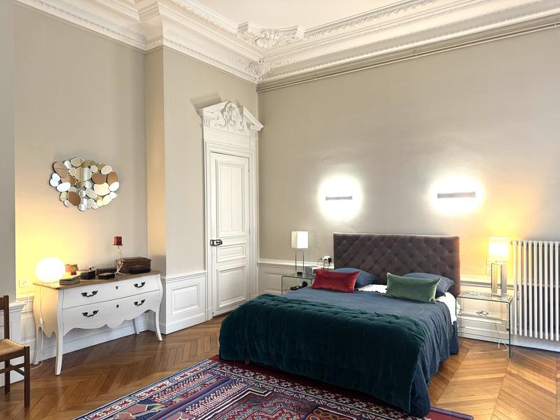 Appartement - 212 m² - 5 pièces