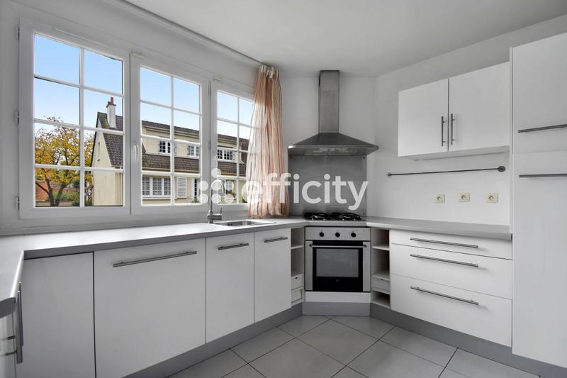 Pavillon - 247 m² - 7 pièces