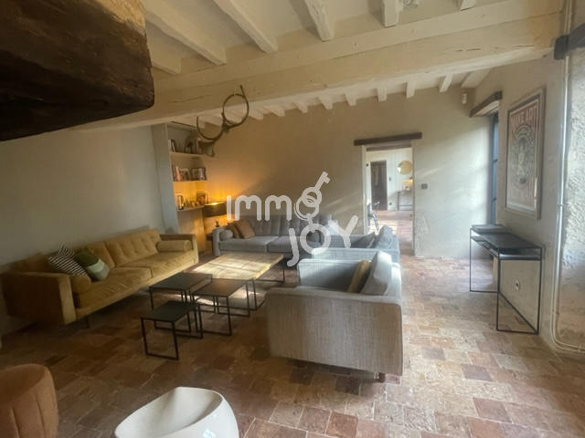 Propriété - 250 m² - 9 pièces