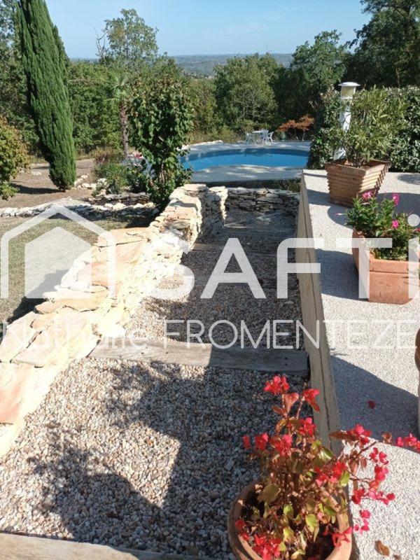 Maison - 108 m² - 5 pièces