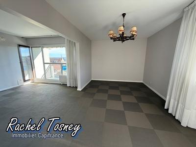 Appartement - 95 m² - 5 pièces