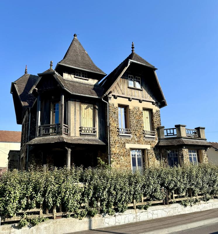 Maison traditionnelle - 150 m² - 6 pièces