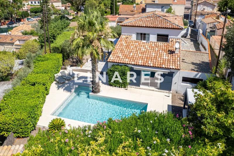 Villa - 220 m² - 6 pièces