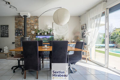 Maison - 95 m² - 5 pièces