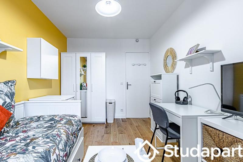 Chambre - 9 m² - 1 pièce