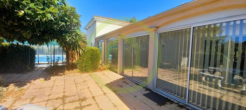 Maison - 260 m² - 8 pièces