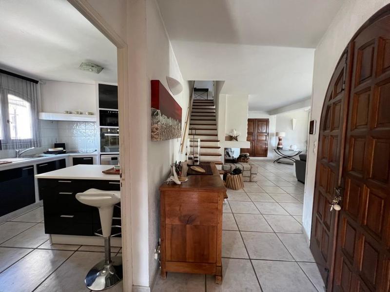 Propriété - 159 m² - 6 pièces