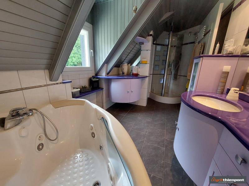 Maison - 177 m² - 9 pièces