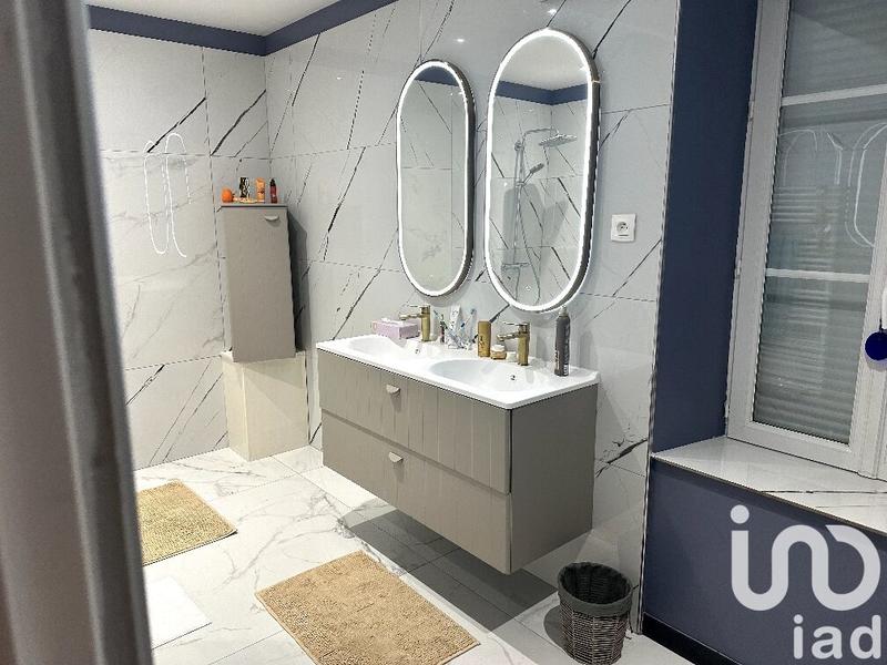 Maison - 203 m² - 7 pièces