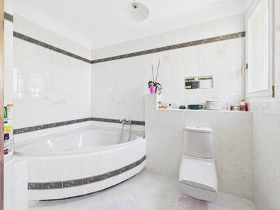 Maison - 175 m² - 7 pièces