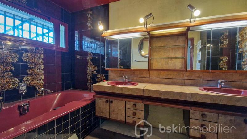 Appartement - 176 m² - 6 pièces