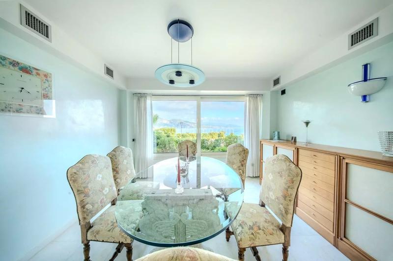 Maison - 379 m² - 8 pièces