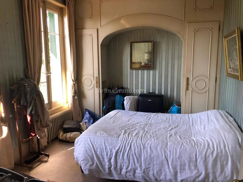 Maison - 180 m² - 9 pièces