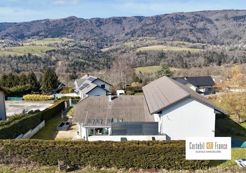 Villa - 277 m² - 9 pièces