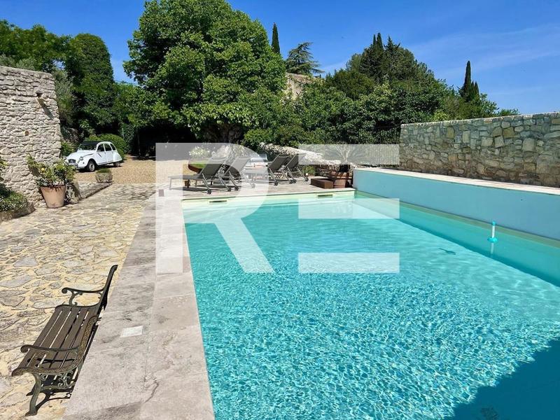 Maison - 298 m² - 7 pièces