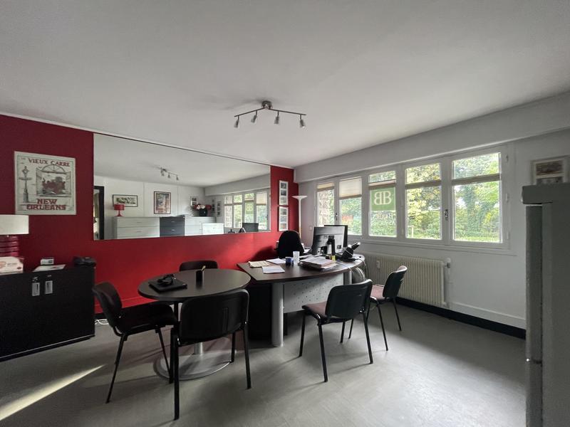 Bureau - 256 m² - 12 pièces