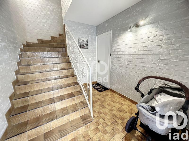 Maison - 220 m² - 9 pièces