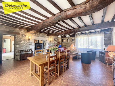 Maison - 268 m² - 11 pièces