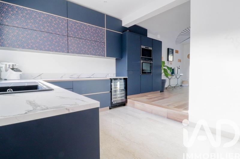 Maison - 210 m² - 7 pièces