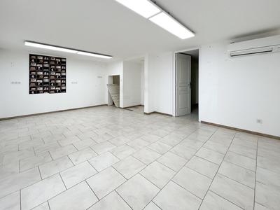 Local commercial - 130 m² - 6 pièces