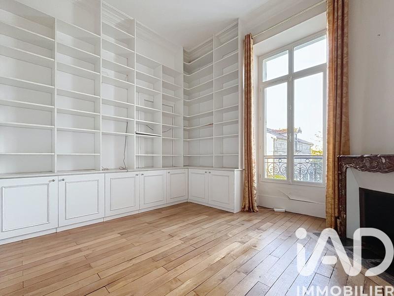 Appartement - 206 m² - 7 pièces