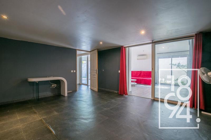 Maison - 209 m² - 3 pièces